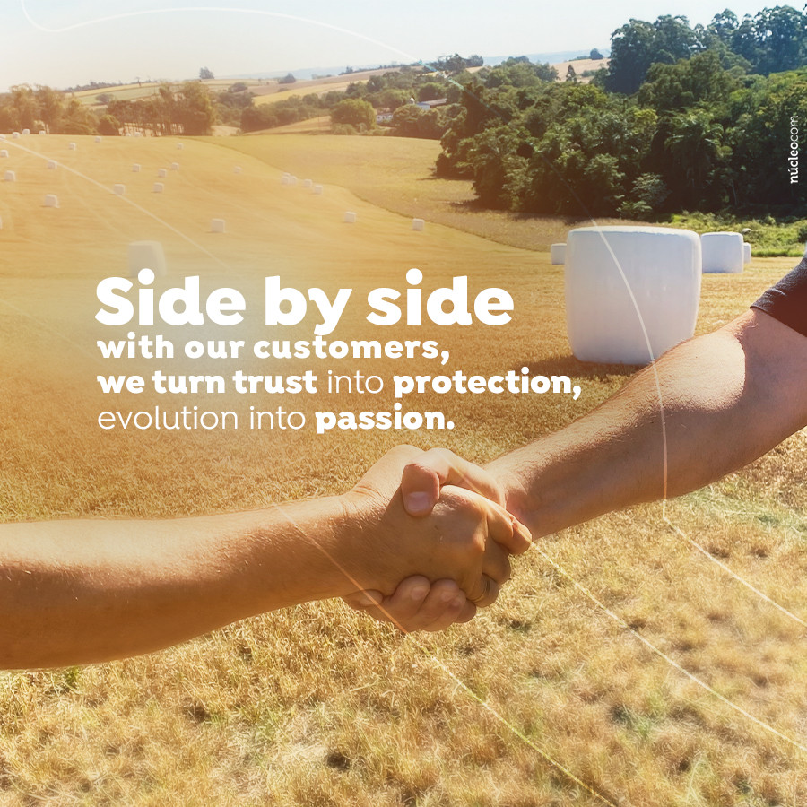 Side by side with our customers, we turn trust into protection, evolution into passion.